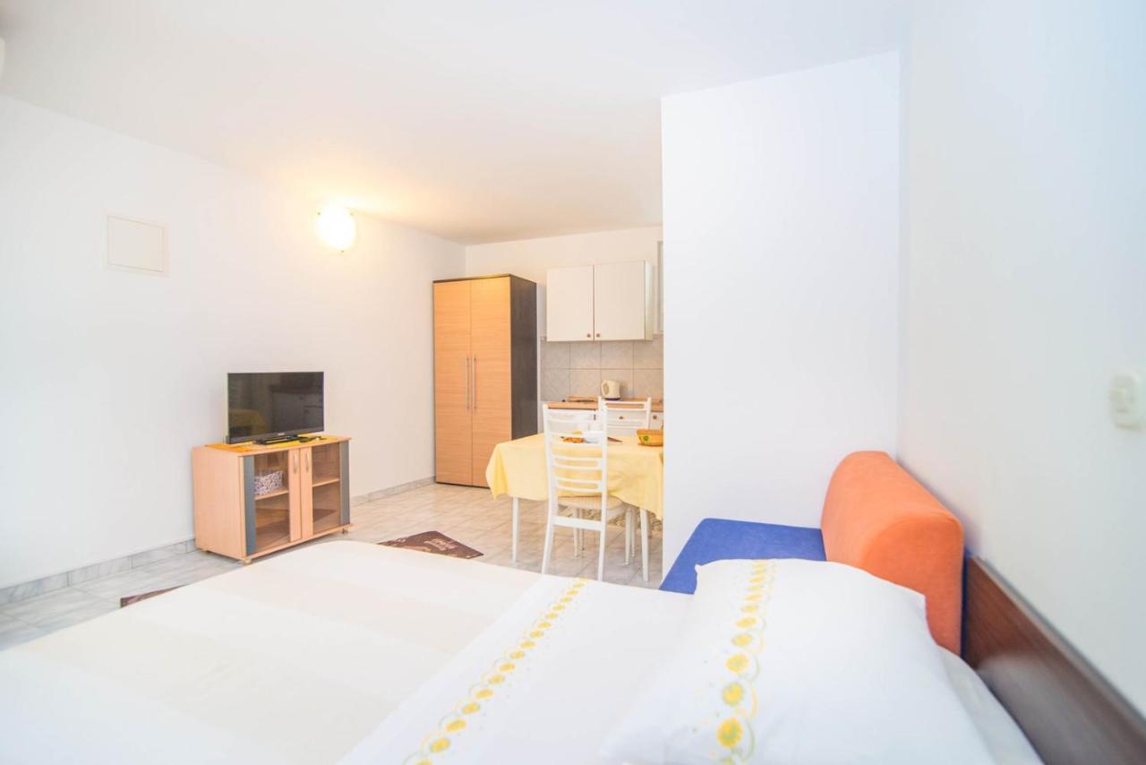 Apartments Mili 732 Makarska Ngoại thất bức ảnh